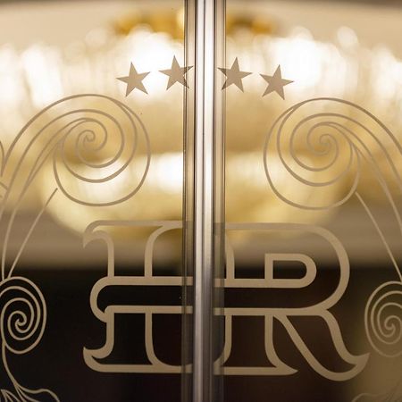 Hotel Rojan Сульмона Экстерьер фото