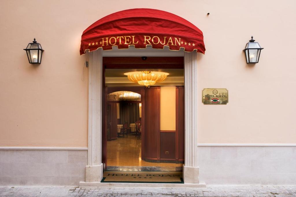 Hotel Rojan Сульмона Экстерьер фото