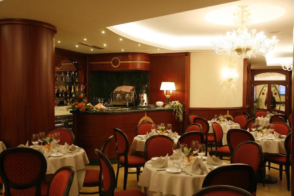 Hotel Rojan Сульмона Экстерьер фото