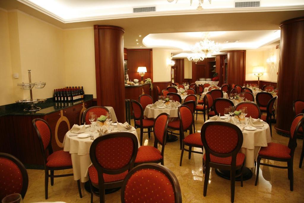 Hotel Rojan Сульмона Экстерьер фото