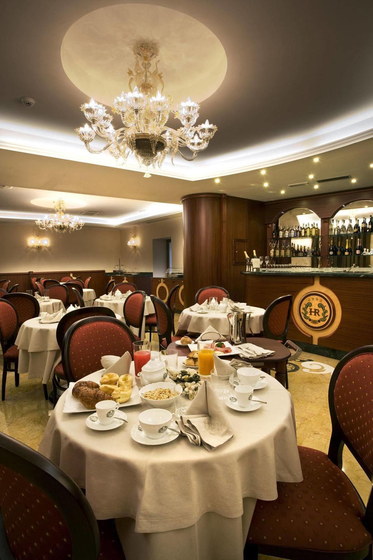 Hotel Rojan Сульмона Экстерьер фото