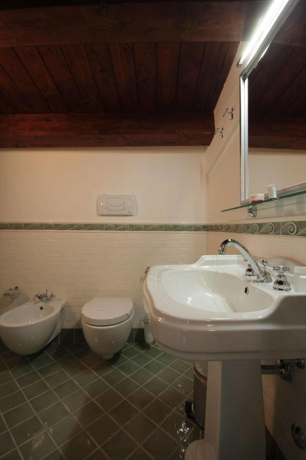 Hotel Rojan Сульмона Экстерьер фото